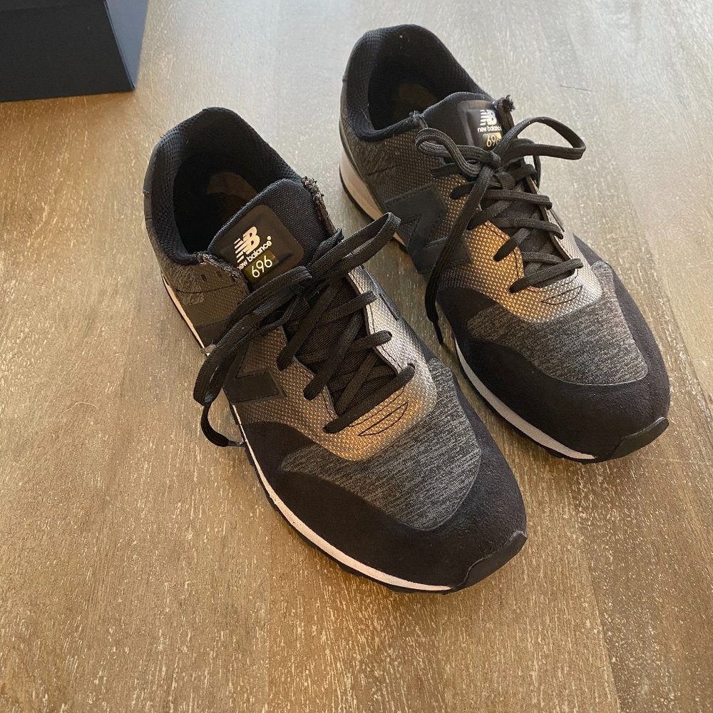New Balance 696